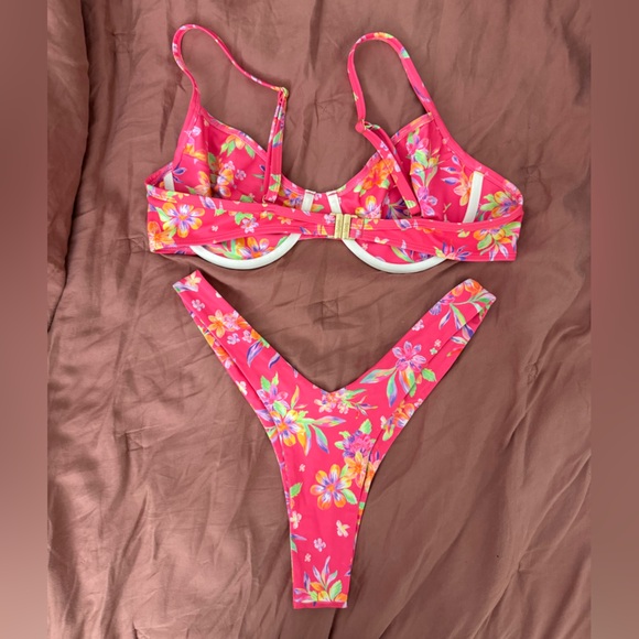 Kulani kinis x Lexi Hidalgo bikini set XL (ONLY WORN ONCE) - Picture 2 of 2